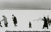 雪の中の人たち