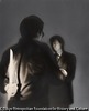 （ナイフを持つ男と向き合う男）