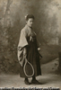山野千賀子像
