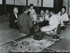 いろりはたで食台での農家の食事、会地村駒場、昭和12年
