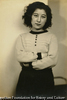 女
