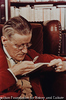 James Joyce avec loupe, Paris