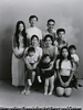 上段左から妻・洋子、弟・了暉、父・助造、妹の夫・大光寺久、下段左から弟の妻・明子と妹の長男・学、母・みつゑと弟の長女・今日子、妹・可南子、弟の長男・卓也