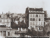 Maison aux Batignolles - au loin les Moulins de Montmartre.