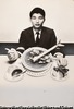 （飛行機を食べる男）